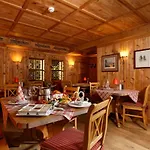 Enzian&apartmenthotel Johannes 4*