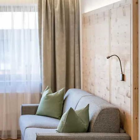 Enzian&apartmenthotel Johannes 4*