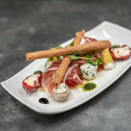 Enzian & Johannes 4*