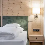 Enzian & Johannes Hotel