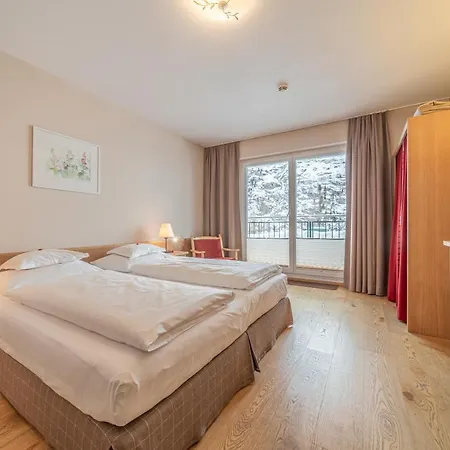 Hotel Enzian & Johannes 4*