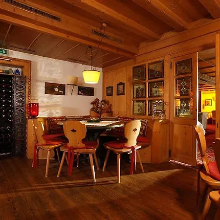 Hotel Enzian & Johannes 4*