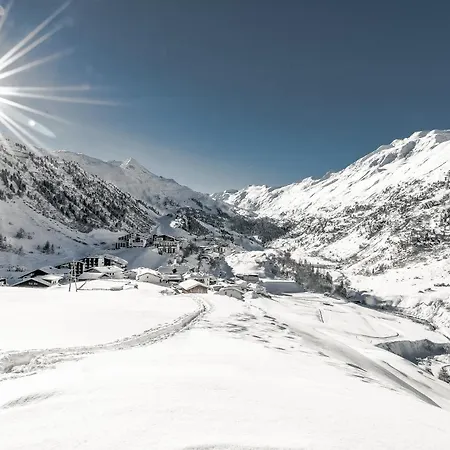 Enzian & Johannes Hotel