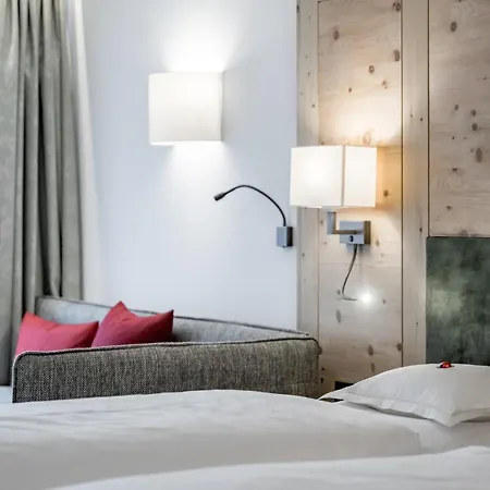 Enzian & Johannes Hotel